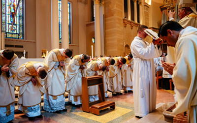 AMERICA’S NEW CATHOLIC PRIESTS: YOUNG, CONFIDENT AND CONSERVATIVE