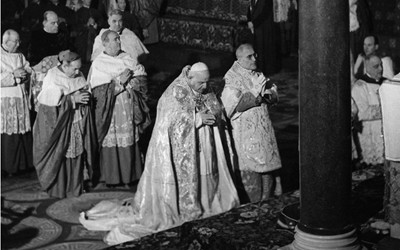 WHAT LED ST. POPE JOHN XXIII TO CALL VATICAN II?