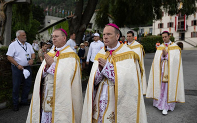 DEFYING POPE AND FACING EXCOMMUNICATION, SSPX CONSECRATES BISHOPS AT HUGE OUTDOOR MASS